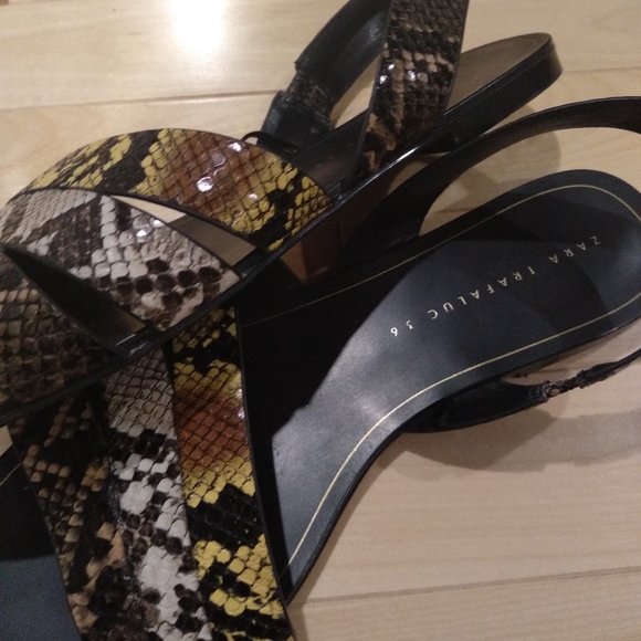 Zara Trafaluc flat sandals with snake pattern - Picture 4 of 5